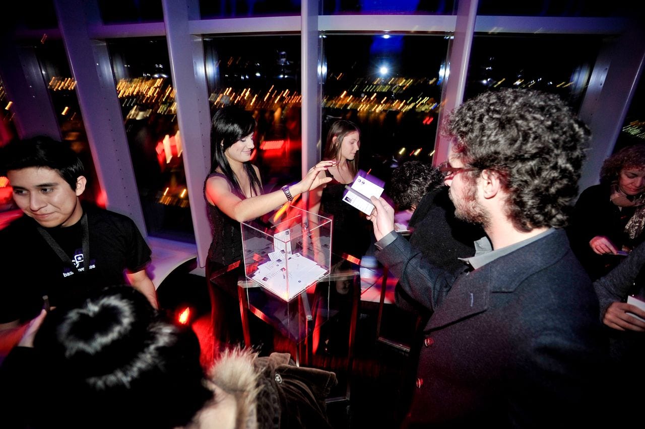 Escena de l'esdeveniment BMW Conquista el Cielo a Barcelona — producció Bacus Events