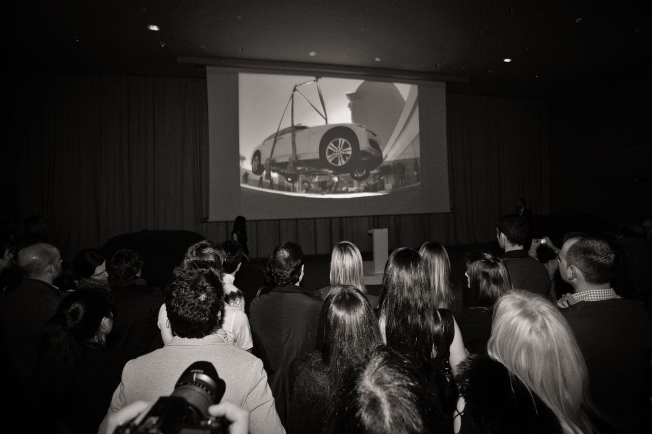 Escena de l'esdeveniment BMW Conquista el Cielo a Barcelona — producció Bacus Events