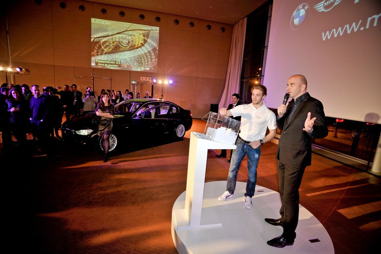 Escena de l'esdeveniment BMW Conquista el Cielo a Barcelona — producció Bacus Events