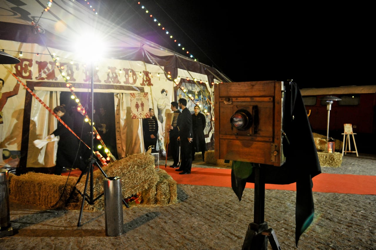 Exterior del Circo Raluy Barcelona durant la vetllada corporativa King 2018 — producció Bacus Events