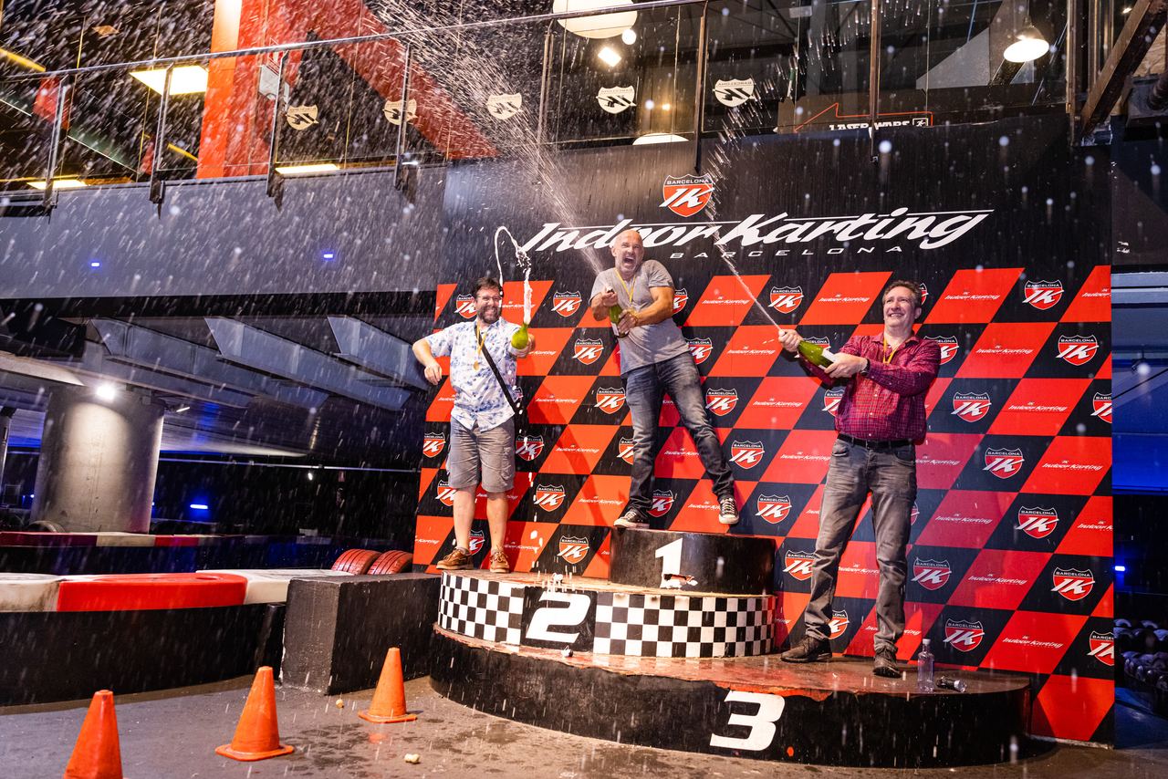 Escena de l'esdeveniment Fluendo Karting Team Building a Barcelona — producció Bacus Events