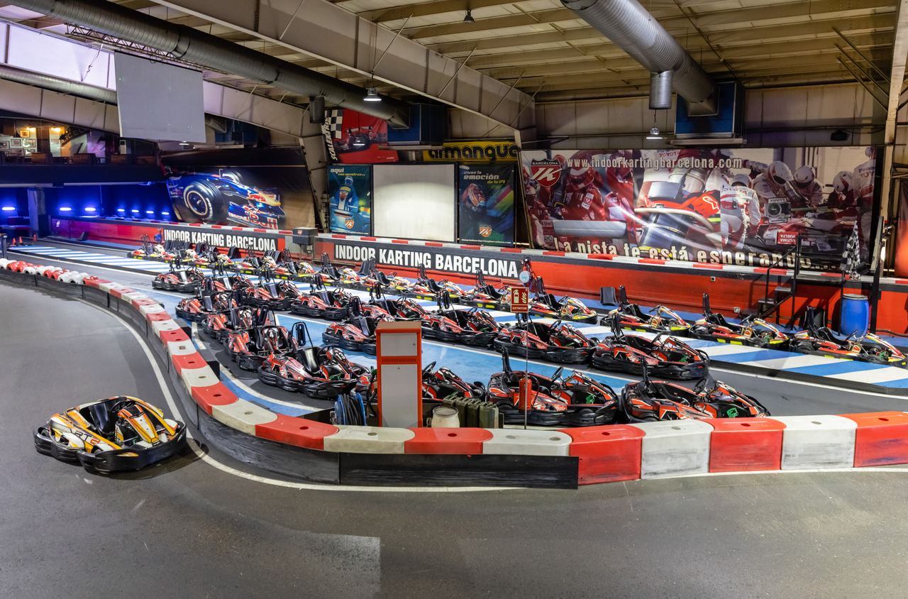 Escena de l'esdeveniment Fluendo Karting Team Building a Barcelona — producció Bacus Events