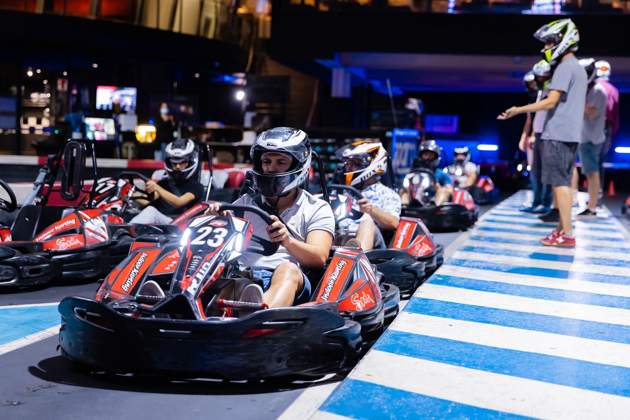 Escena de l'esdeveniment Fluendo Karting Team Building a Barcelona — producció Bacus Events
