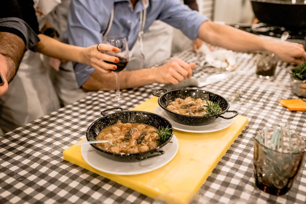 Escena de l'esdeveniment Isdin Team Building MasterChef a Barcelona — producció Bacus Events