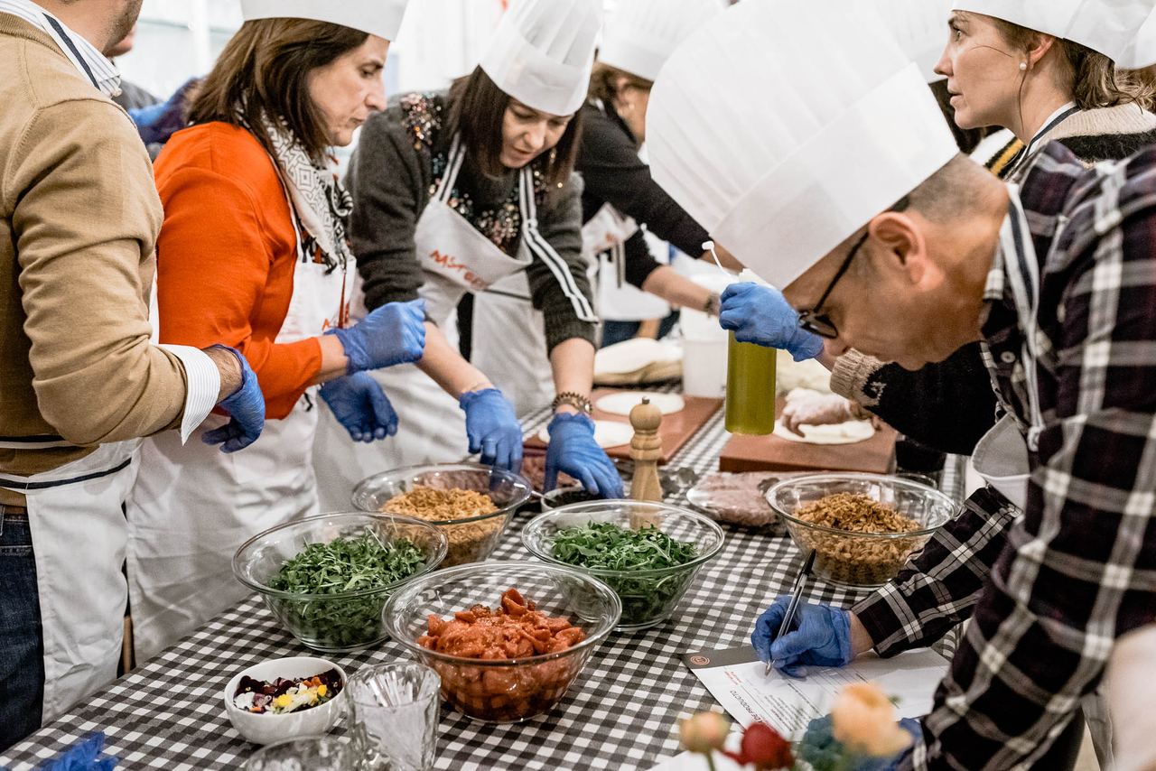 Escena de l'esdeveniment Isdin Team Building MasterChef a Barcelona — producció Bacus Events