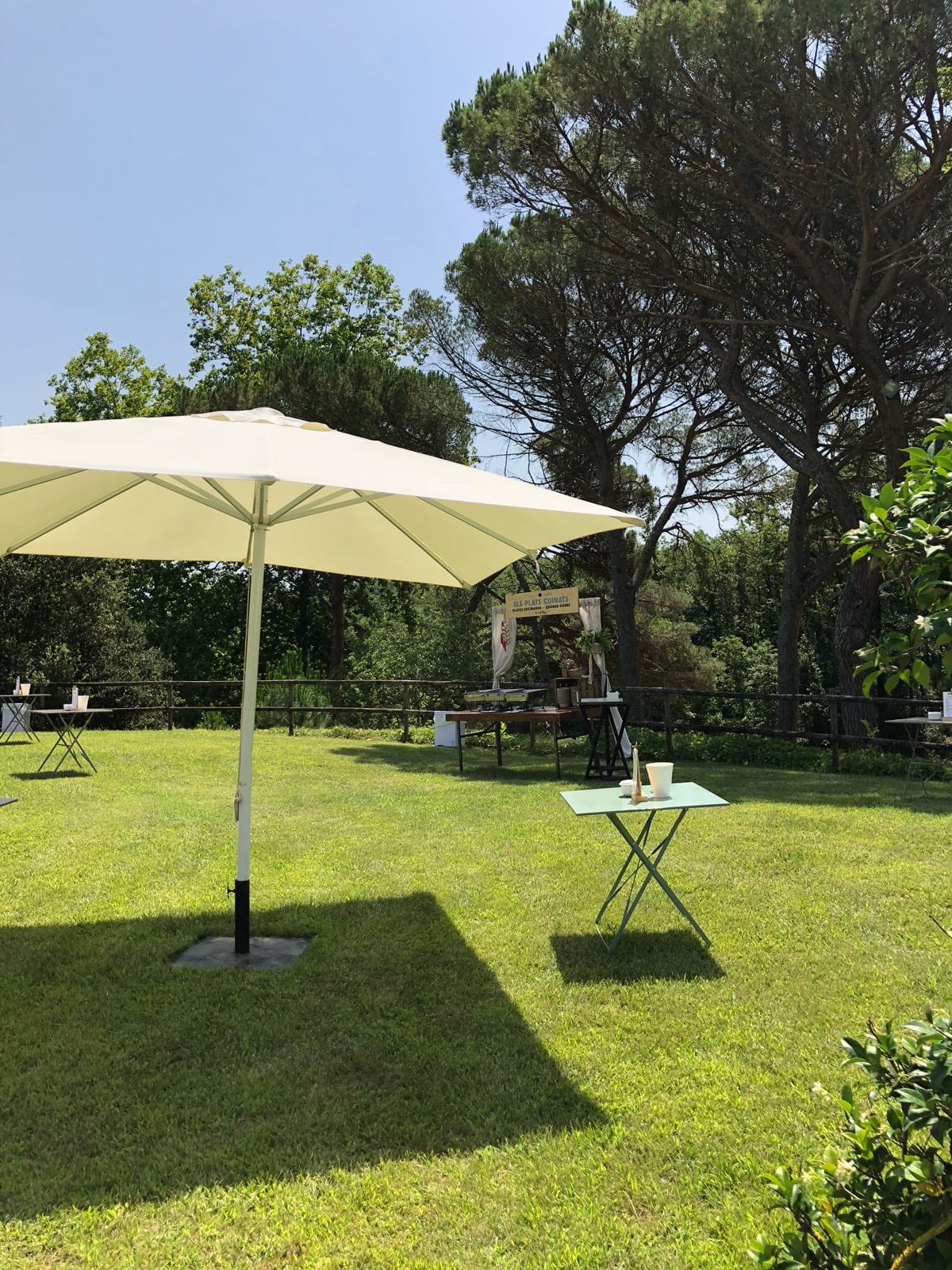 Escena de la summer party de Louis Vuitton a les comarques de Girona — producció Bacus Events