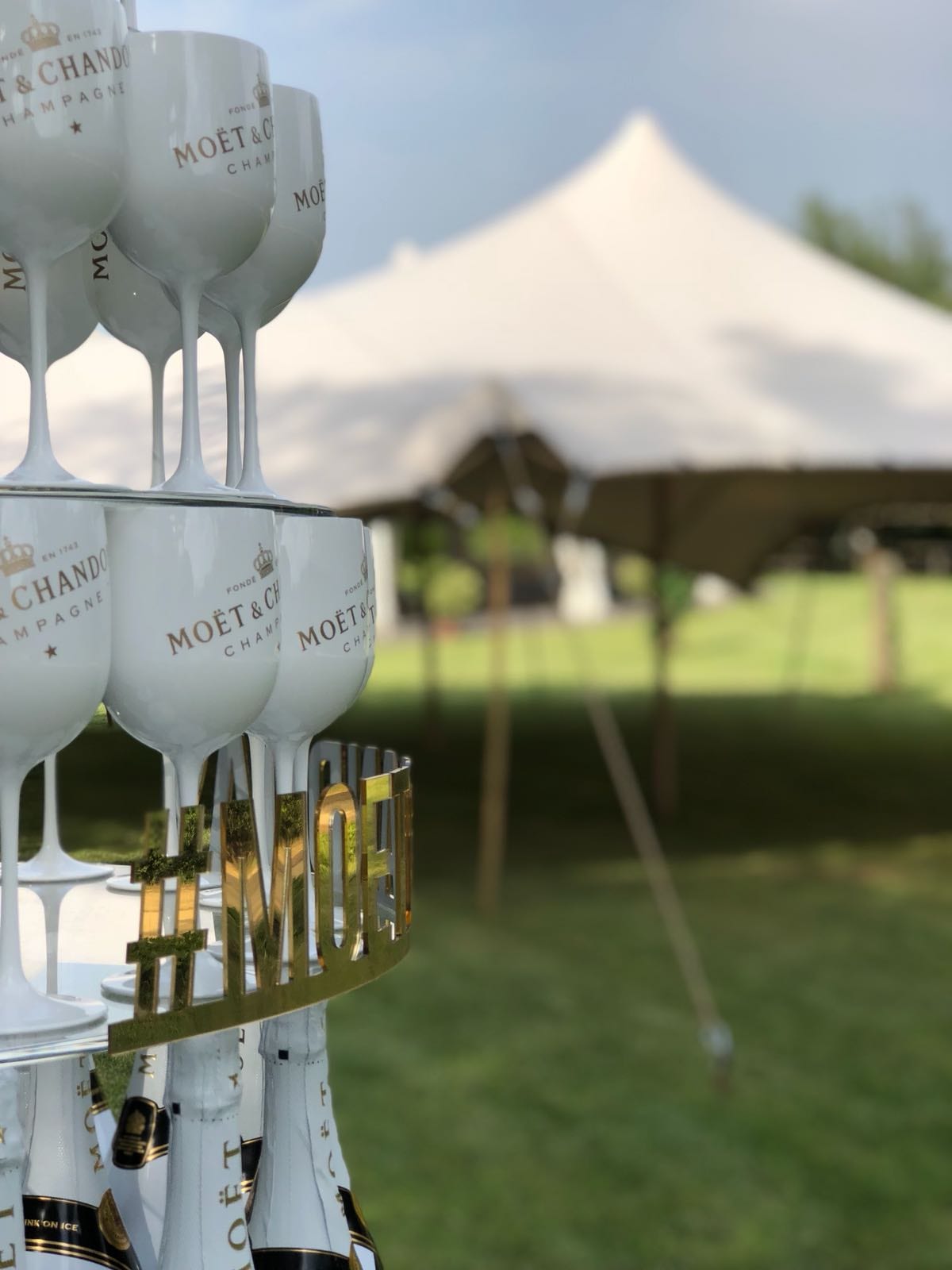 Escena de la summer party de Louis Vuitton a les comarques de Girona — producció Bacus Events