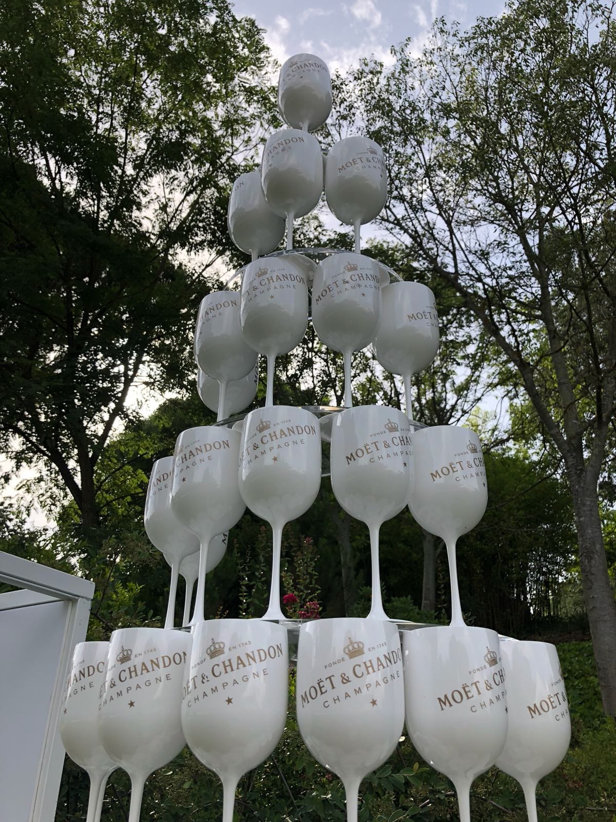 Escena de la summer party de Louis Vuitton a les comarques de Girona — producció Bacus Events