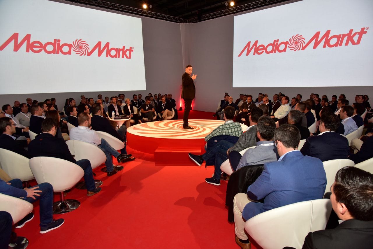 Escena de l'esdeveniment MediaMarkt Todos Queremos Todo a Barcelona — producció Bacus Events