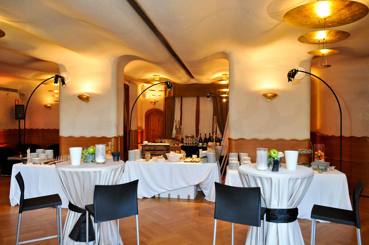 Escena de l'esdeveniment Siris Capital · Wine Tasting Casa Batlló a Barcelona — producció Bacus Events