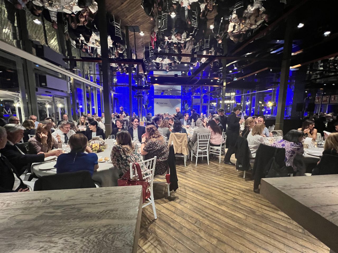 Escena del Sopar de Mediadors VidaCaixa Barcelona — producció Bacus Events