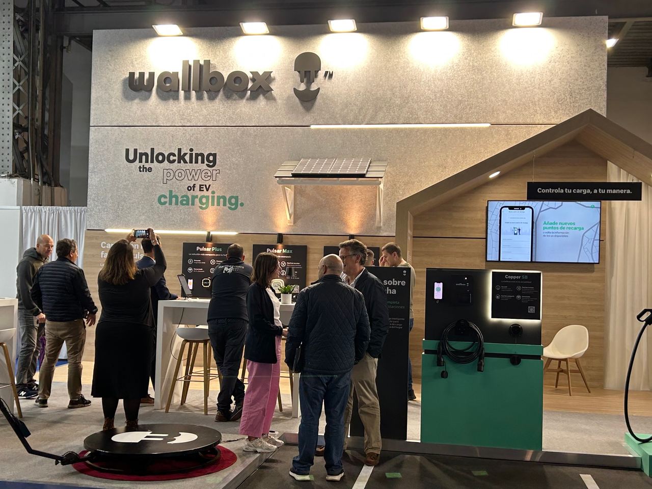 Escena del evento Wallbox Stand Automobile Barcelona — producción Bacus Events
